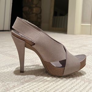 Pedr Garcia gray suede platform sandals Size 35 1/2